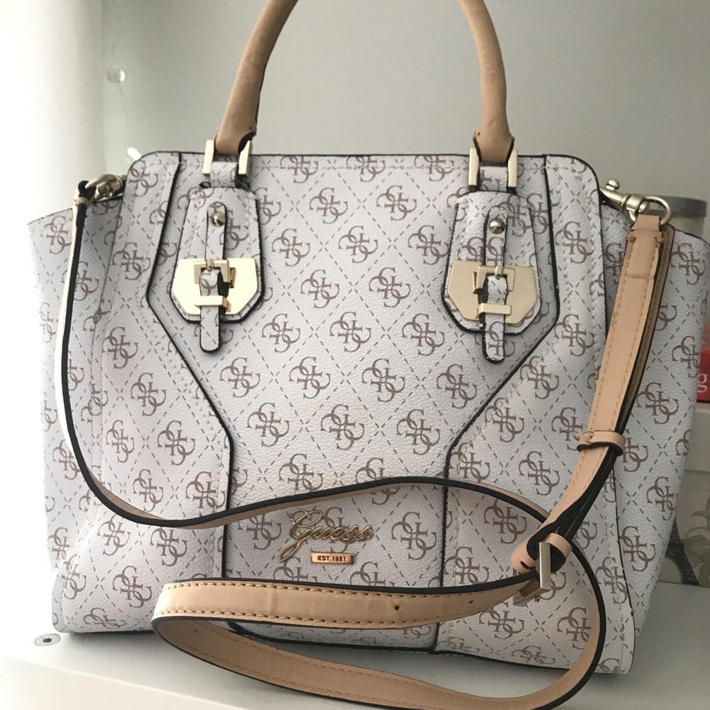 GUESS shoulder bag